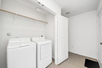 Building Photo - 1526 Amber Skies Ln