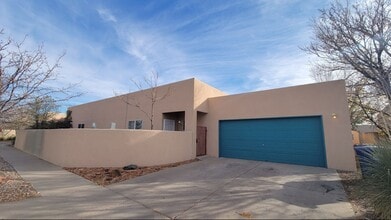 Building Photo - 3004 Tomas Ct NW