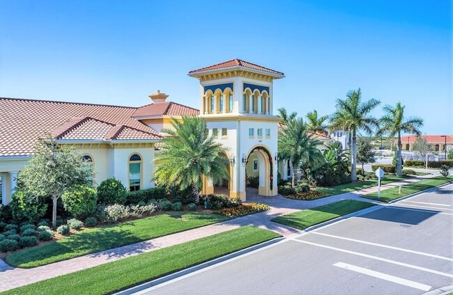 Building Photo - 13916 Alafaya St