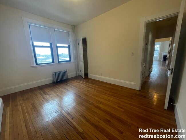 Building Photo - 504 Beacon St