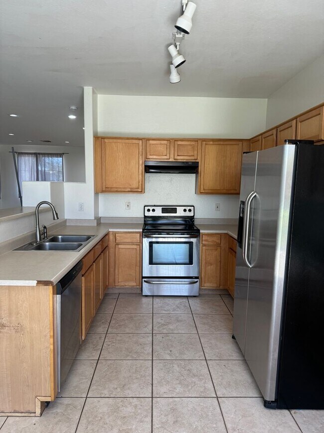 Foto del edificio - 4 BEDROOM IN AUGUSTA RANCH WITH 3 CAR GARAGE