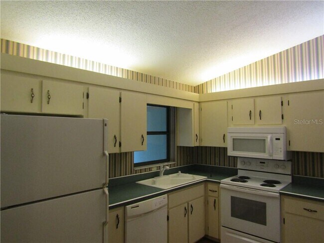 Building Photo - 95 Eastridge Dr