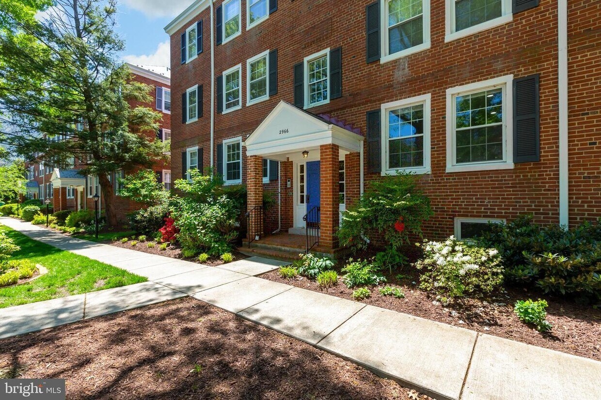 2966 S Columbus St Unit A2, Arlington, VA 22206 Condo for Rent in