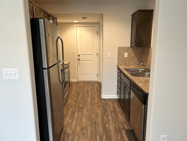 Foto del edificio - 3 Bed Townhome in Grain Valley