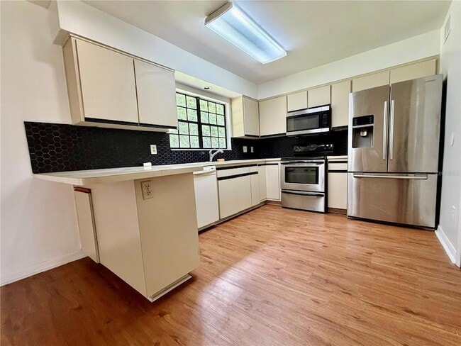 Building Photo - 2135 Balboa Way