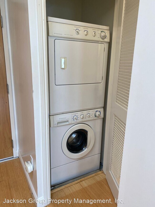 Foto del edificio - 1 br, 1 bath House - 466 Clementina Street #6