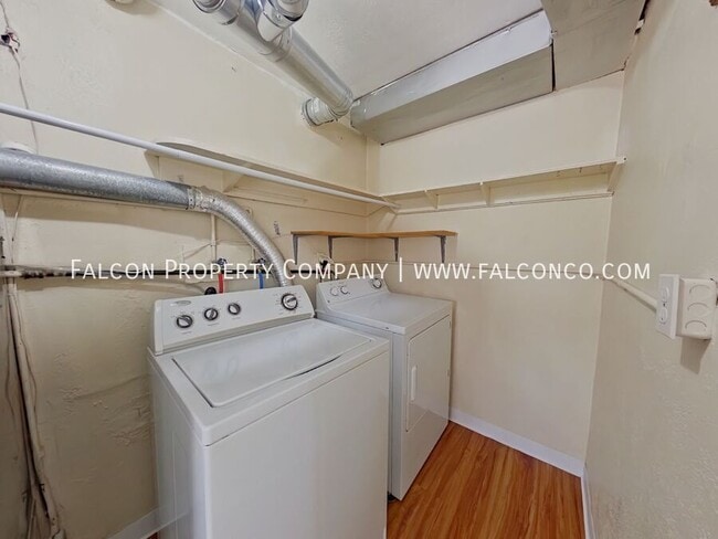 Building Photo - 2431 Paseo Rd
