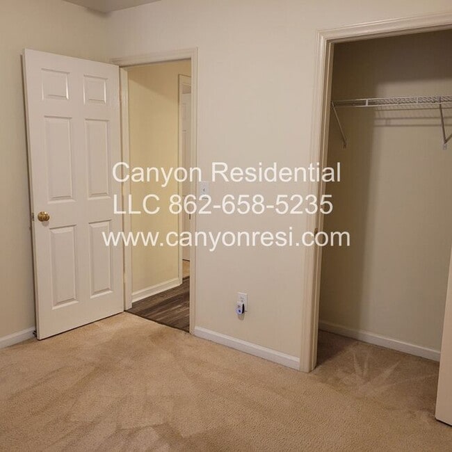 Building Photo - 3320 Trenchard Ln