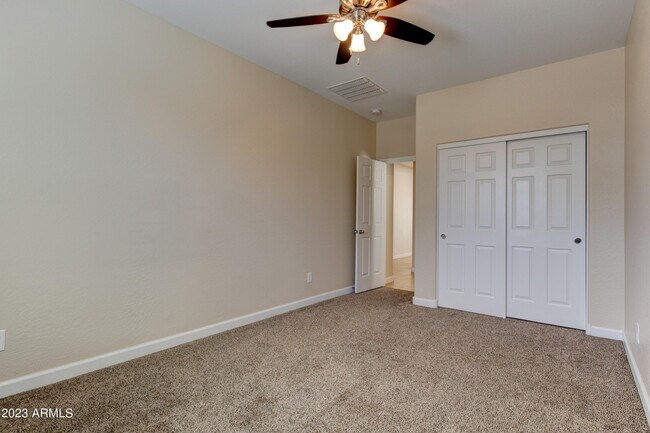 Foto del edificio - 11448 W Lucas Dr