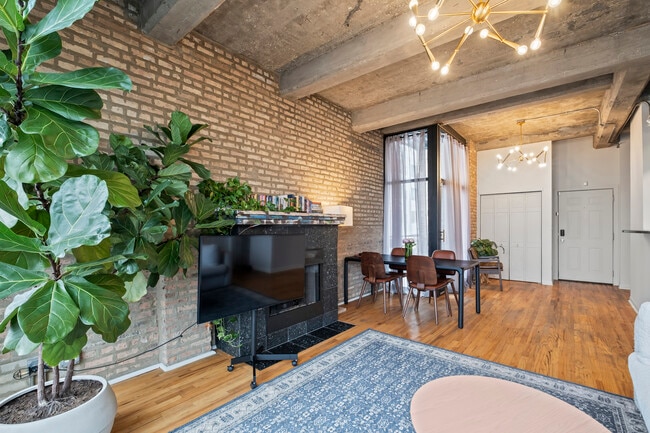 Foto del edificio - 6135 N Broadway