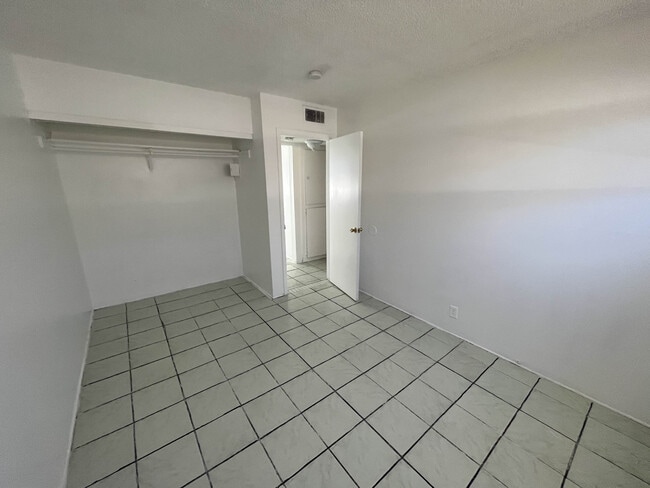 Building Photo - 4203 Silver Dollar Ave