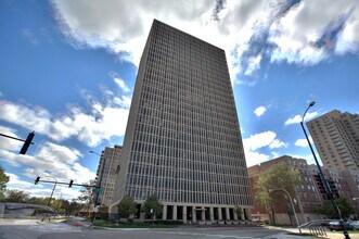 Building Photo - 6700 S South Shore Dr