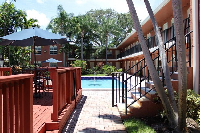 Foto del edificio - 1405 Miami Rd