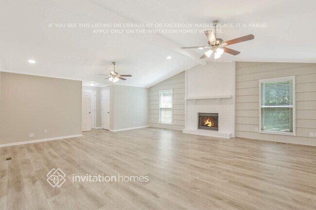 Foto del edificio - 5421 S Lake Dr