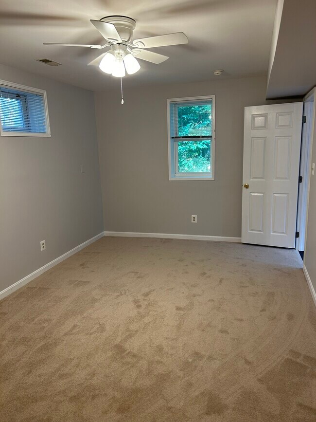 Building Photo - 9435 May Day St