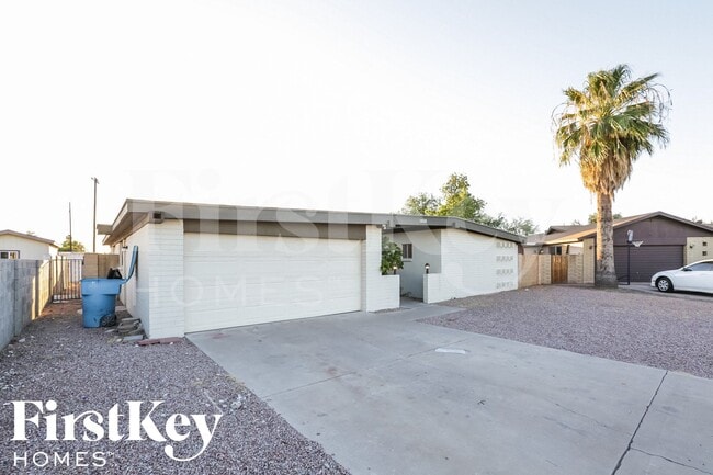 Foto del edificio - 12028 N 30th Dr