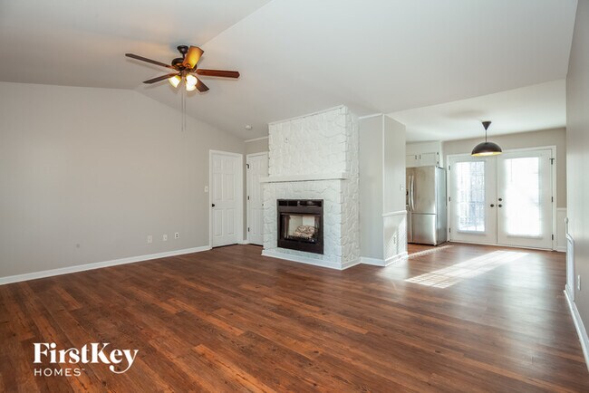 Building Photo - 2449 Amity Ave