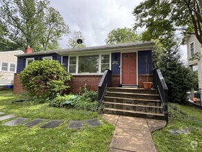 Building Photo - 3002 Blueford Rd