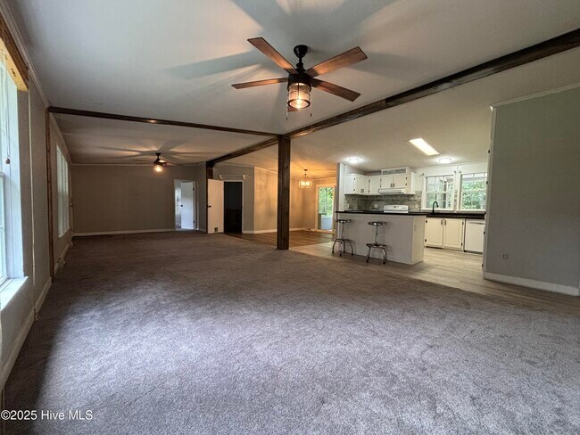 Building Photo - 180 Quails Cove