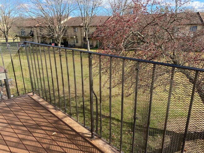 Balcón - 1022 Gum Pl