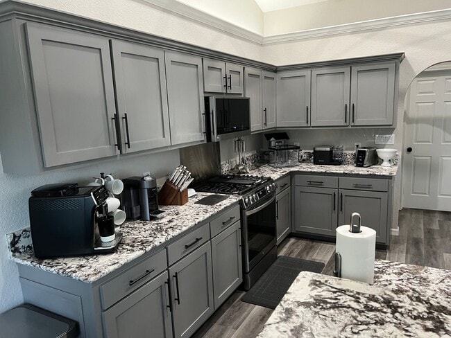 Building Photo - beautiful updated large home