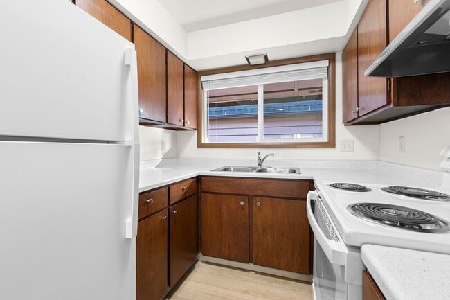 Building Photo - 2945 SE Washington St