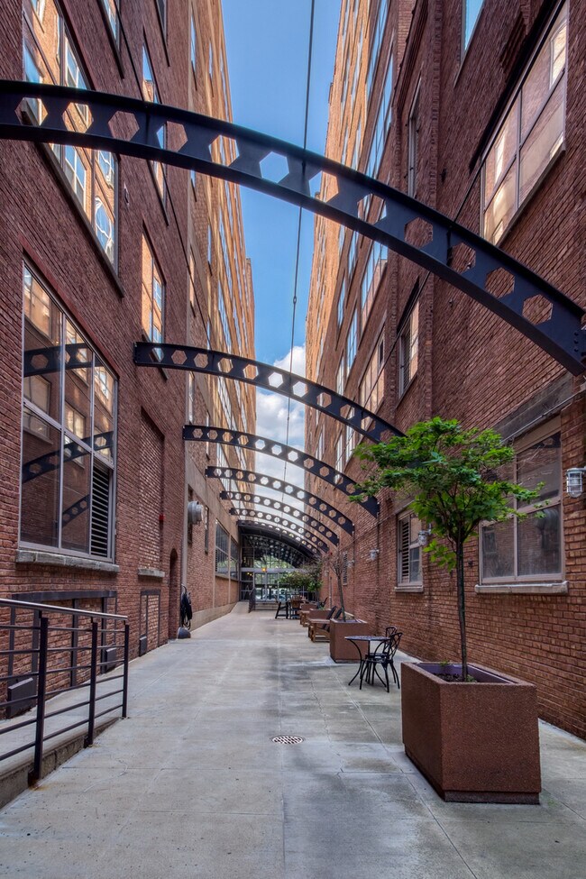 Foto del edificio - 500 S Clinton St