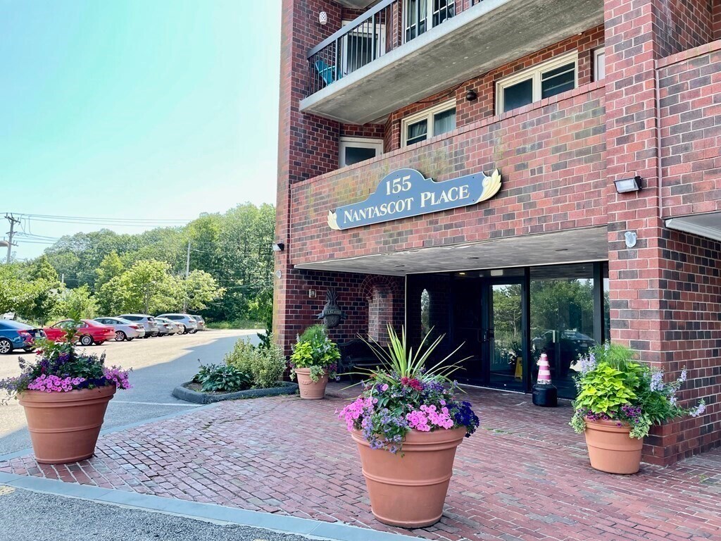 Foto principal - 155 George Washington Blvd