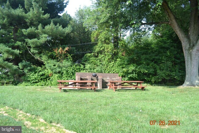 Building Photo - 4701 Pennell Rd
