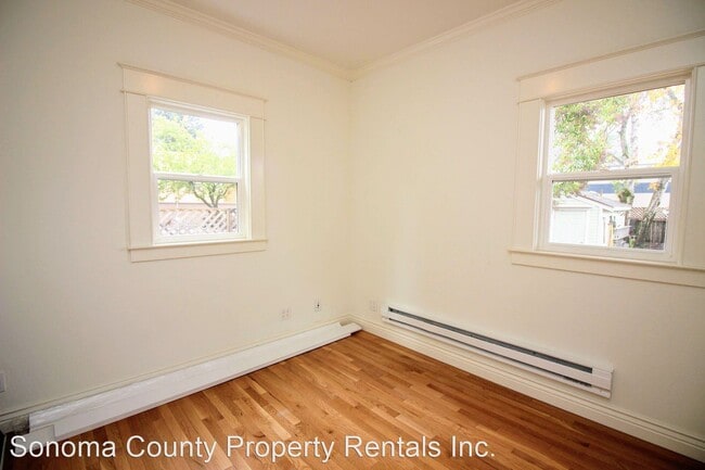 Building Photo - 1031 3rd St
