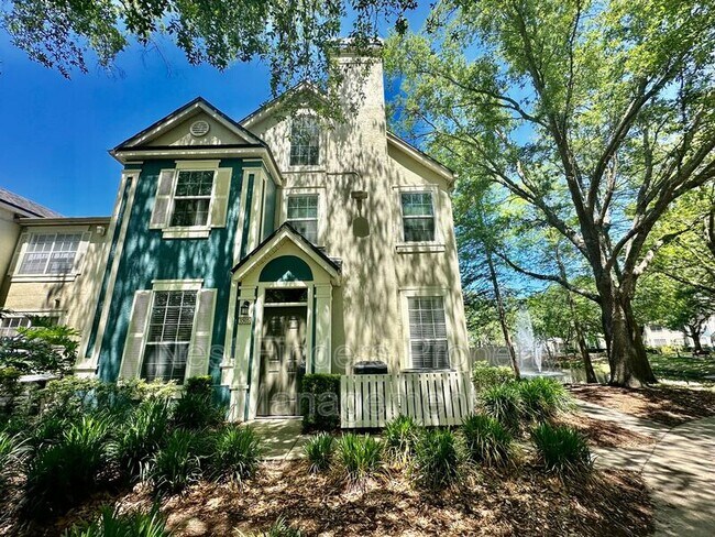 Foto del edificio - 13703 Richmond Dr