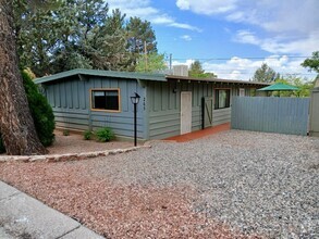 Building Photo - 265 View Dr