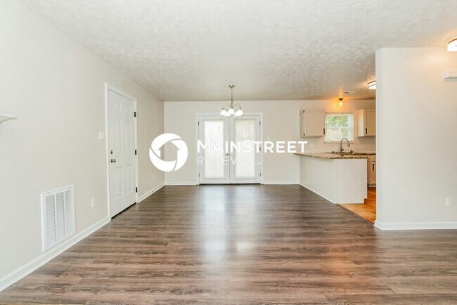 Building Photo - 3 Bedroom Pet-Friendly Home in KNOXVILLE, ...