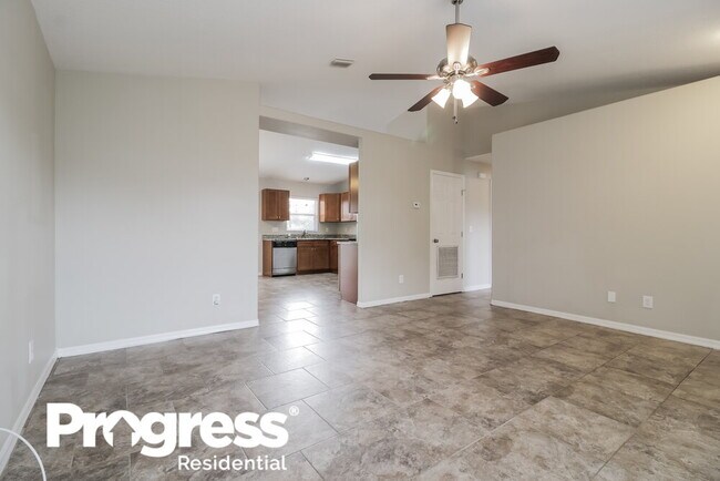 Building Photo - 941 Daytona St