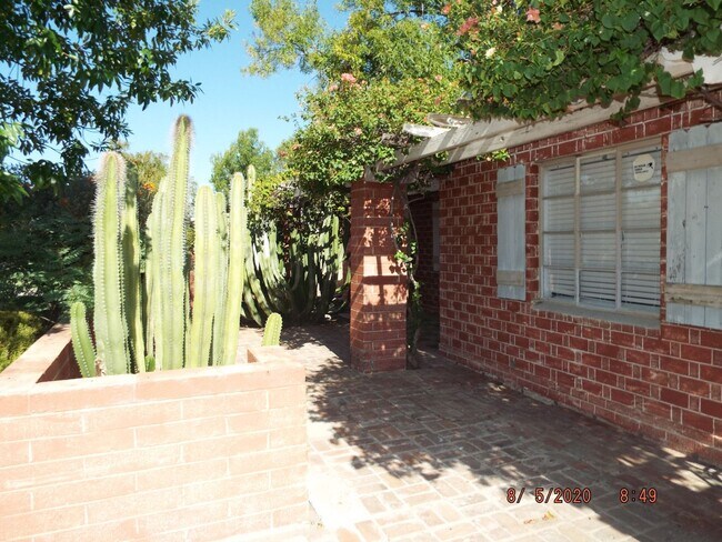 Building Photo - UNIQUE PROPERTY, AMAZING NEIGHBORHOOD, ENO...