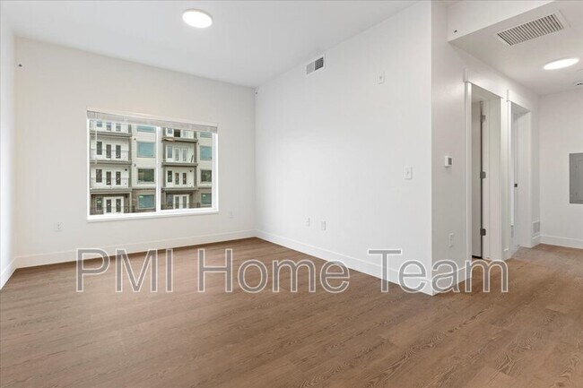 Foto del edificio - 3378 Washington Blvd
