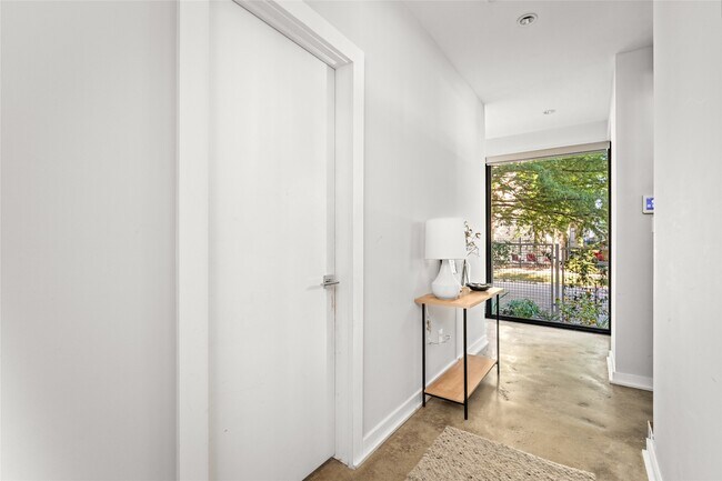 Foto del edificio - 2202 Whitney St