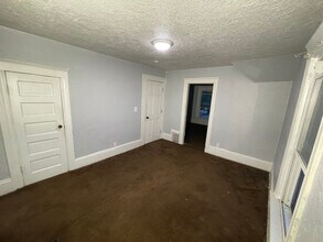 Building Photo - 709 Steward Ave