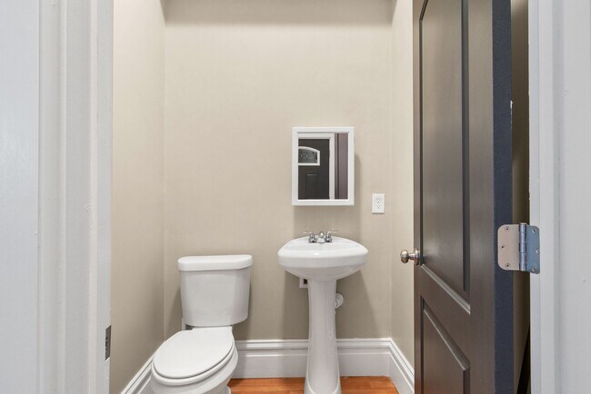 Foto del edificio - Attn: PARTY ANIMALS