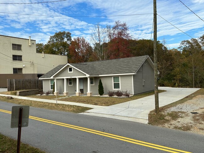 Building Photo - 4780 Cantrell Rd