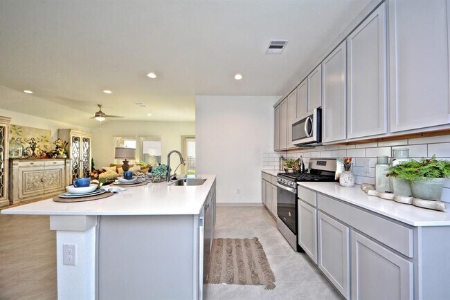 Building Photo - 7526 Teton Creek Trace