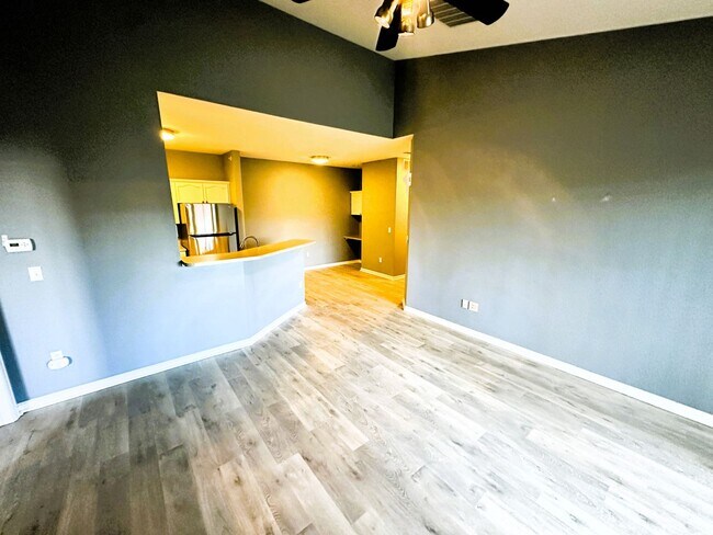 Foto del edificio - Deer Creek Condo (Available Immediately)