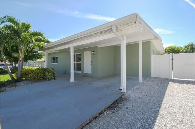 Building Photo - 3665 Belle Vista Dr E