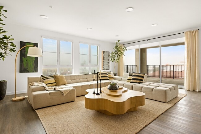 Building Photo - Eddy Redondo Residences