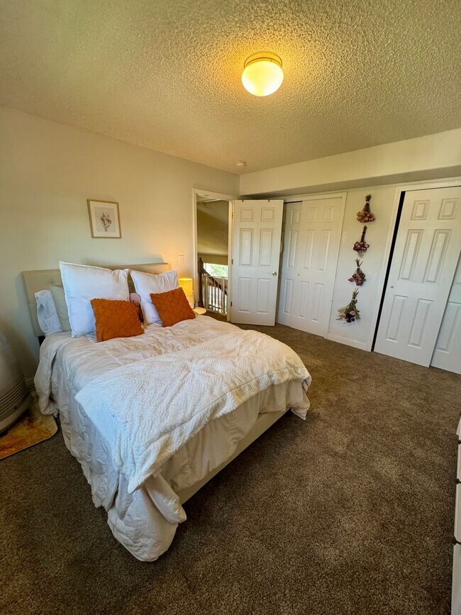 Building Photo - 3 bedroom home in Wagon Trails with commun...