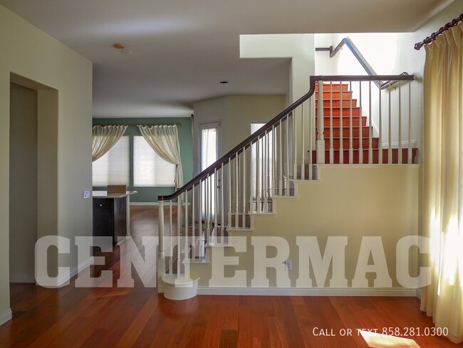 Building Photo - 4460 Calle Mar De Armonia