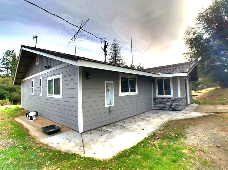 Primary Photo - 3980 Sand Ridge Rd