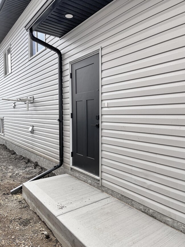 Building Photo - 12029 77 Ave