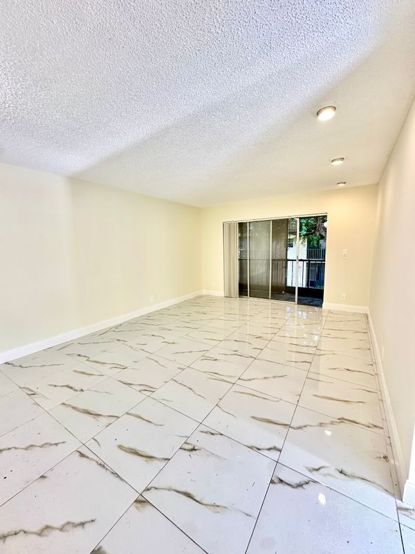 Foto del edificio - 4141 NW 90th Ave