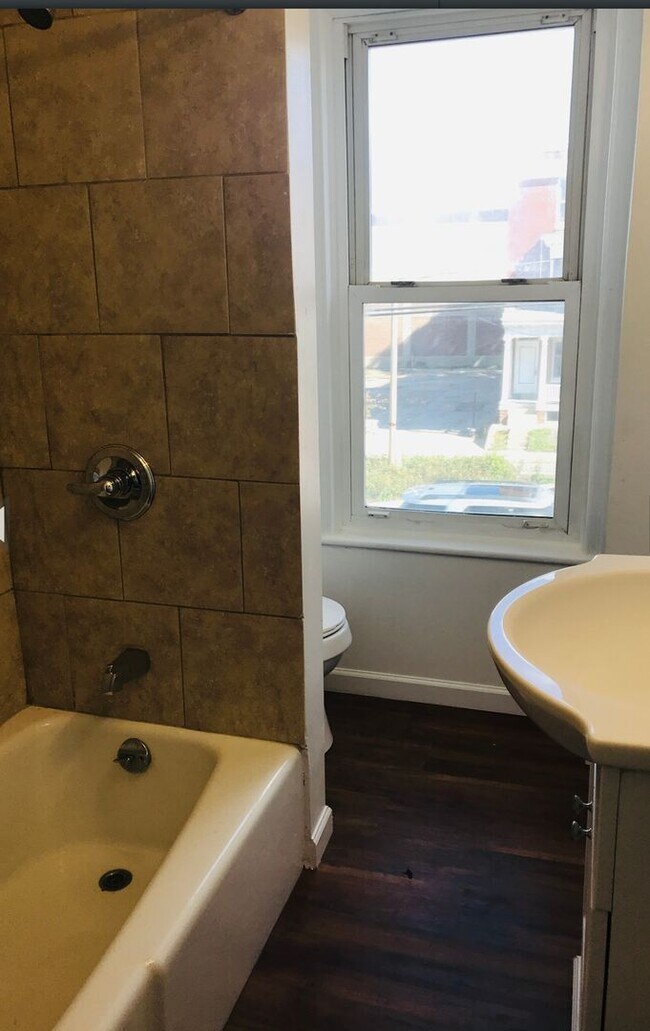 Foto del edificio - 3 Bedroom 1 Bath House, Yard-Oldtown East ...